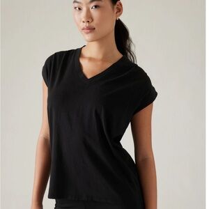 Athleta outbound twist tee XS